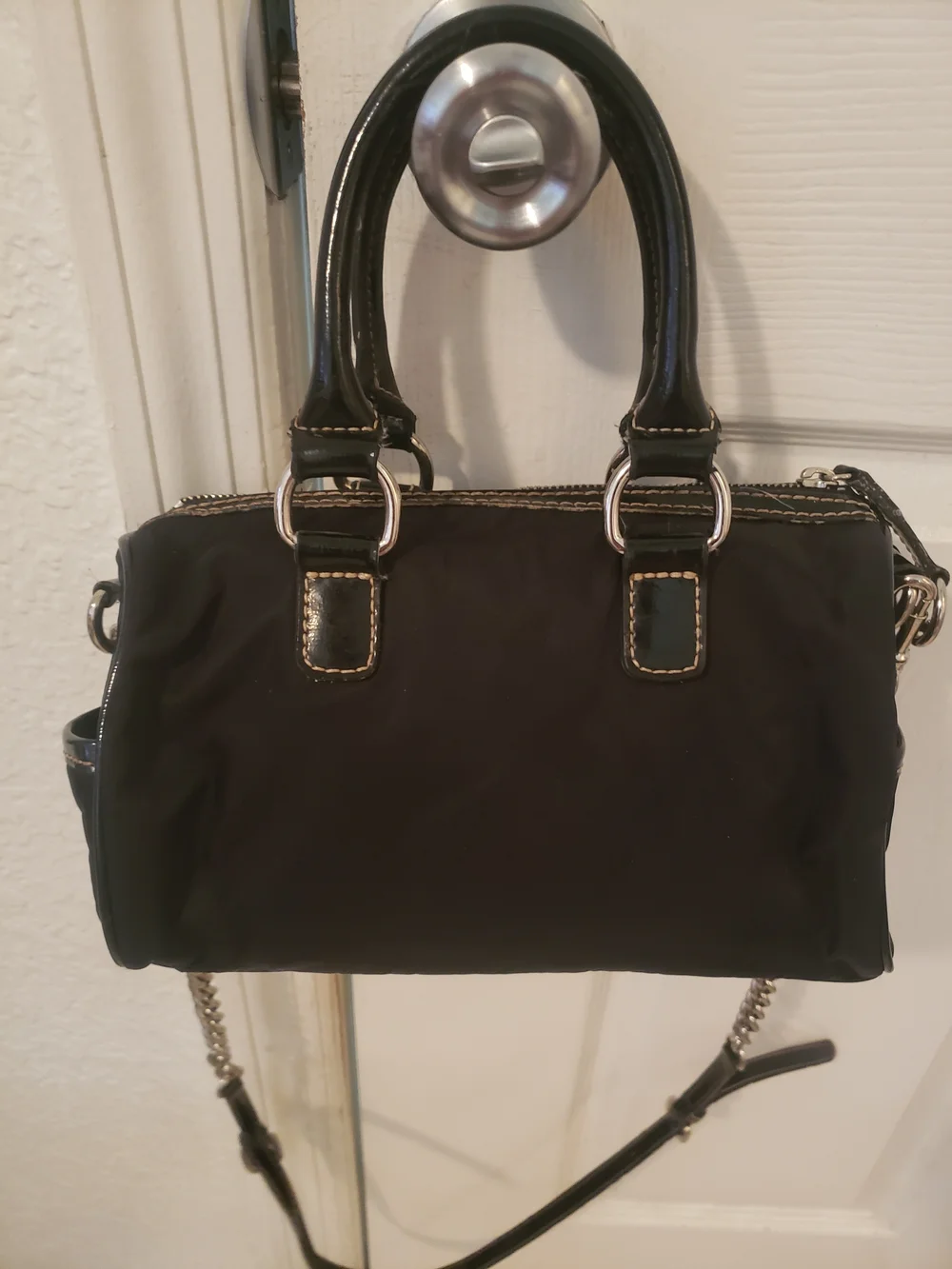 Archival Y2K GUESS Black Logo Crossbody Satchel with Silver Chain